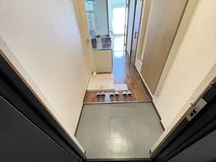 コスモファイブ【3階】の玄関