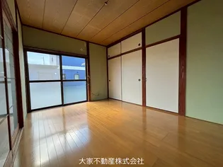 尾首アパートの内装