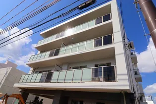 メゾン・クレールモンテ天久【3階】の外観