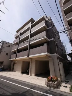 ドルフ目黒【2階】の外観