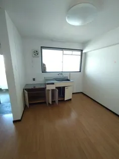 ワンヒルズマンション【4階】の居間