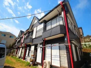 クリスタルハイツ【2階】の外観