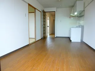 ウインズ今川【3階】の居間