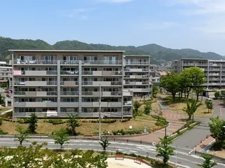 URアルビス緑丘【4階】の外観