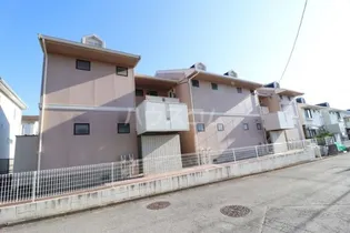 ラークヒルズ A【1階】の外観