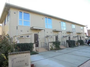 スリーズの外観