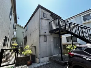 STアパ-ト【1階】の外観