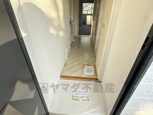 雀宮レジデンス【2階】の玄関
