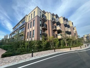 東京都世田谷区給田3【マンション】の外観