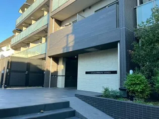 東京都中野区松が丘1【マンション】の外観