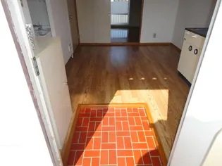 コーポなわて【2階】の玄関