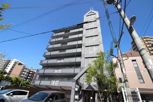 グランメ-ル新大阪【3階】の外観