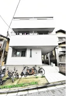 プラージュ早稲田【2階】の外観