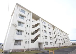 ビレッジハウス愛野1号棟の外観