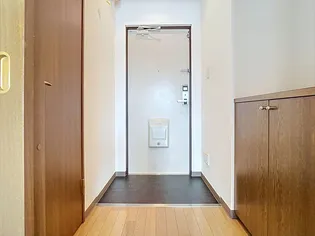 ラ・モークI【3階】の玄関