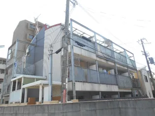 トラッディハウス服部【3階】の外観