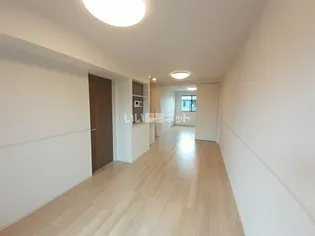 ルルディ モトヤマB【2階】の居間