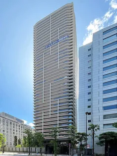 ローレルタワー堺筋本町【13階】の外観