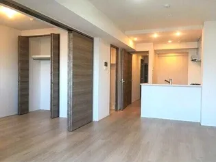 プレディアンスフォート湘南平塚リコット【9階】の居間