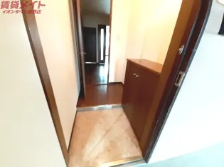 パストラルまきの木台C棟【1階】の玄関