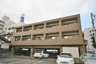 ファミール天神【3階】の外観