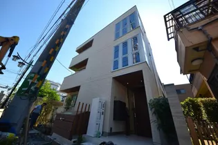 アンジュール綾瀬【2階】の外観