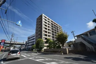 クレストシティ中井町【3階】の外観