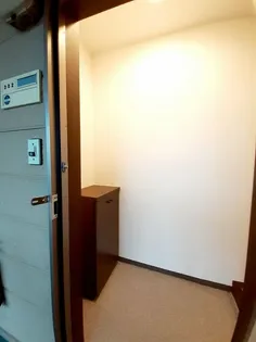 リヴィエール【2階】の玄関