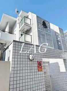 トップ・ルーム新宿【2階】の外観