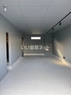 WIPガレージハウスの居間