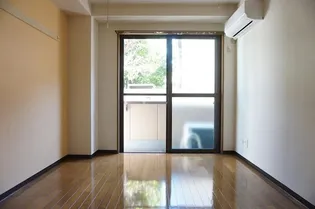 ピュアメゾンティーアンドワイ【1階】の外観