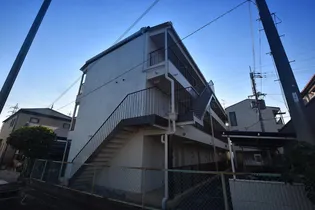 アパートメント柏原【3階】の外観