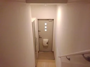 サニーレジデンス B【2階】の玄関