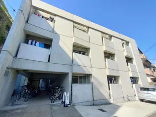 East Bell【1階】の外観