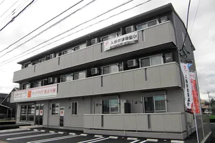 クイーンズコートの画像