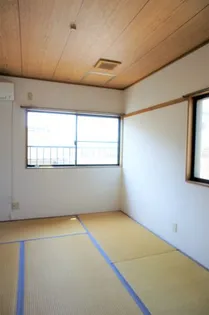 スリーゼ庄内II【2階】の居間