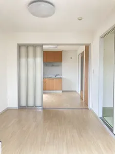 メゾン アイ ファミーユ A棟【2階】の居間