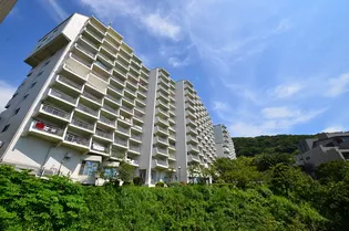 プラザ伊豆山【7階】の外観