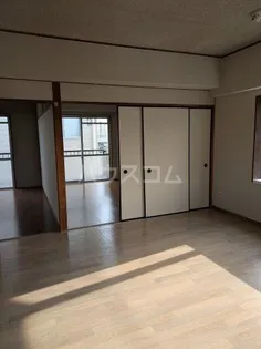 永田ハイツ【3階】の居間