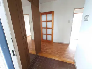 ラ・フォンテ渋川【3階】の玄関