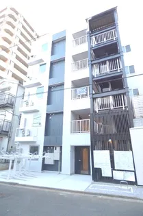 NOIR ET BLANC蕨の画像