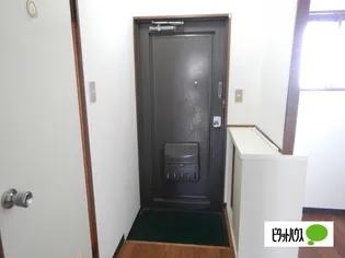 コーポ赤松【3階】の玄関