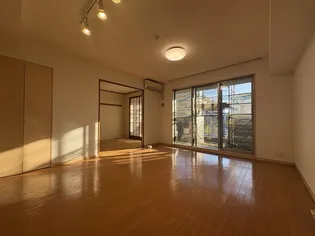 グローイングコート君津【1階】の居間