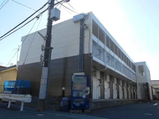 Angels【1階】の外観