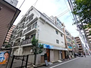 ホワイトマンション【6階】の外観