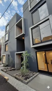 trias341【4階】の外観