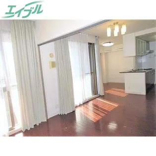 ライオンズステージ四日市【8階】の居間