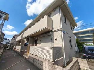 ジュ・マルティIIの外観