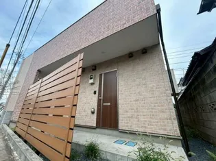 クイーンコンシェル【1階】の外観