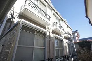 スクワール・イズミ【2階】の外観